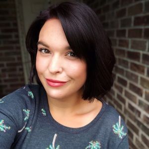 Meet your Posher, Caitlin